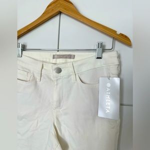 ATHLETA sculptex skinny Jean -white size 6P. NWT